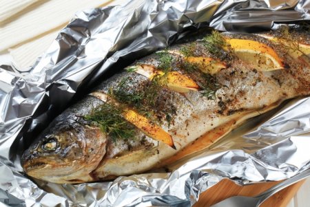 Скумбрия в духовке — простые рецепты роскошной рыбки